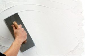 Оштукатуривание стен слоем до 25 мм